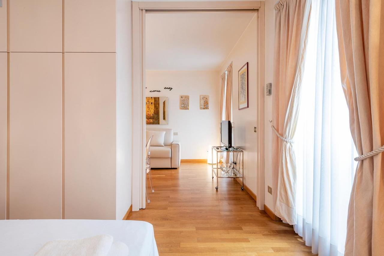 Milan Royal Suites - Centro Duomo Bagian luar foto