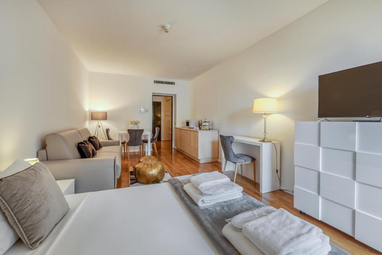 Milan Royal Suites - Centro Duomo Bagian luar foto