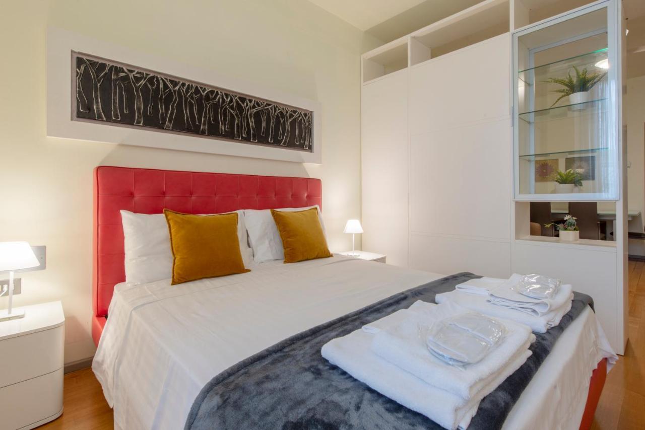 Milan Royal Suites - Centro Duomo Bagian luar foto