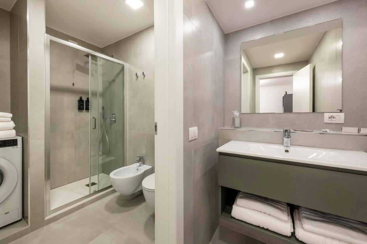 Milan Royal Suites - Centro Duomo Bagian luar foto