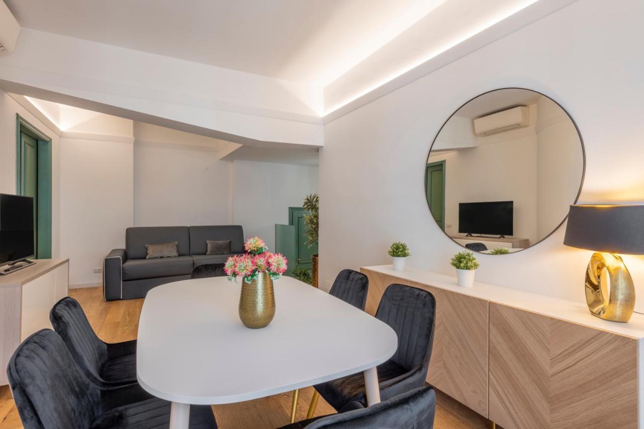 Milan Royal Suites - Centro Duomo Bagian luar foto