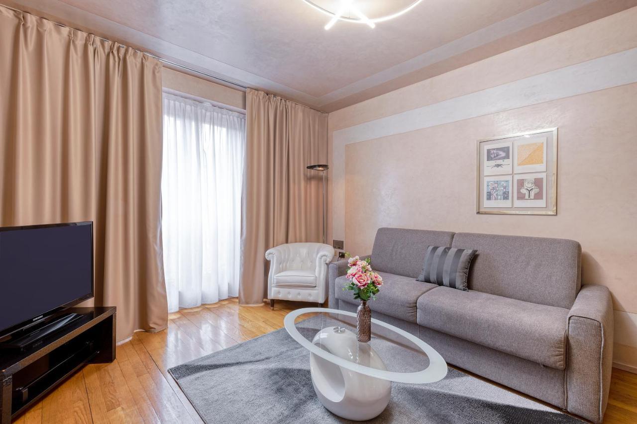 Milan Royal Suites - Centro Duomo Bagian luar foto