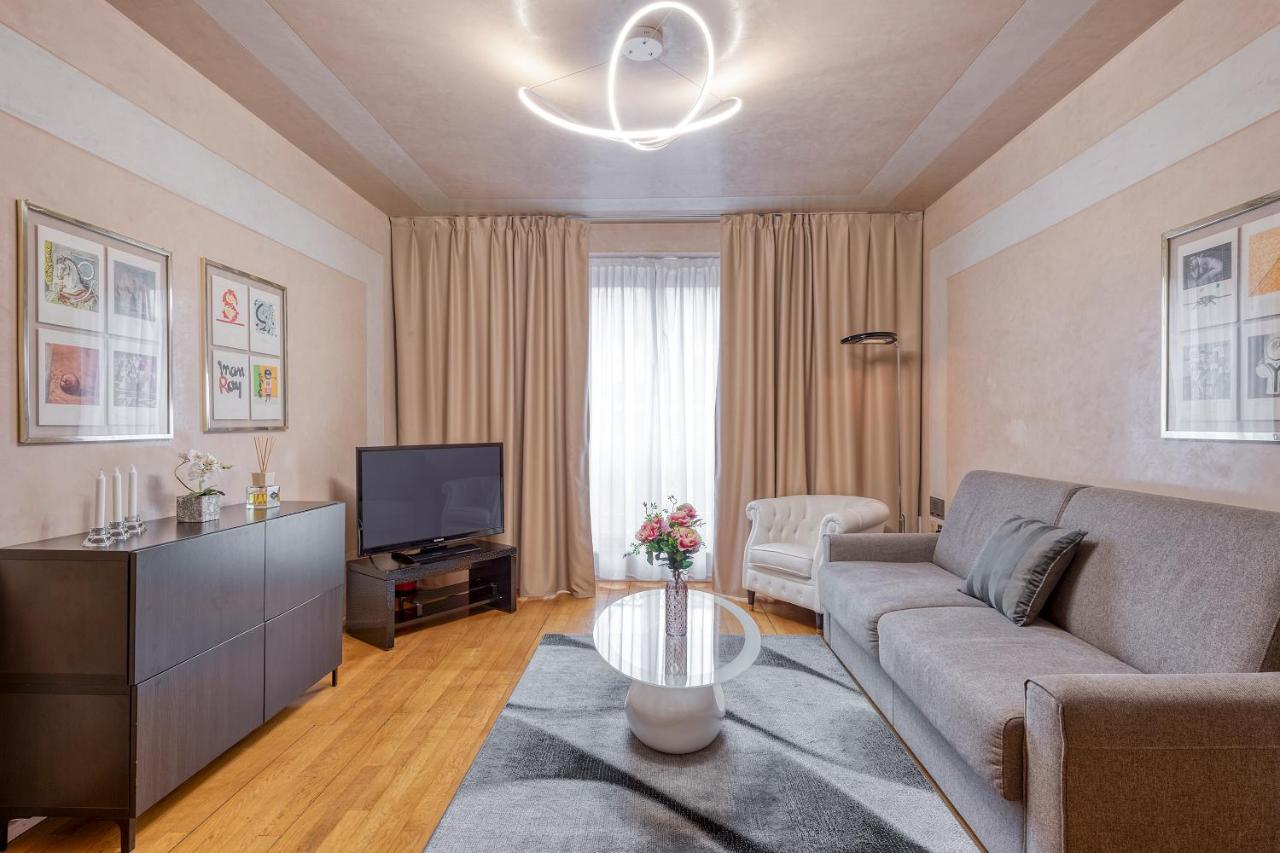 Milan Royal Suites - Centro Duomo Bagian luar foto